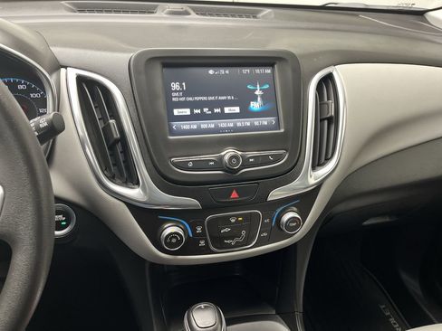 Used 2018 Chevrolet Equinox LS image 14