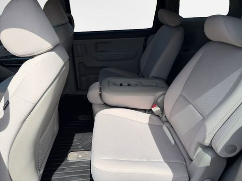 Used 2019 Kia Sedona LX FWD image 24