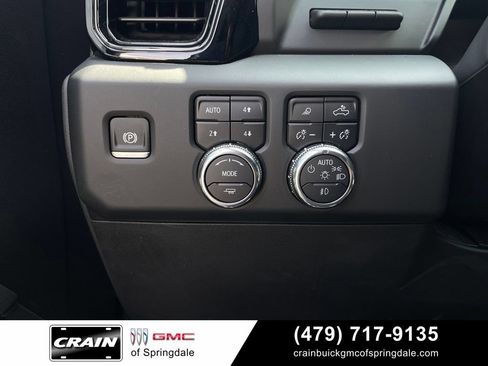 Used 2024 GMC Sierra 1500 AT4 w/ Technology Package AWD/4WD image 12