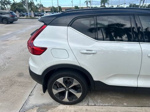 Used 2023 Volvo XC40 B5 Plus w/ Driver Assist Package AWD/4WD image 8