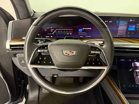Used 2025 Cadillac Escalade Sport Platinum AWD/4WD image 11