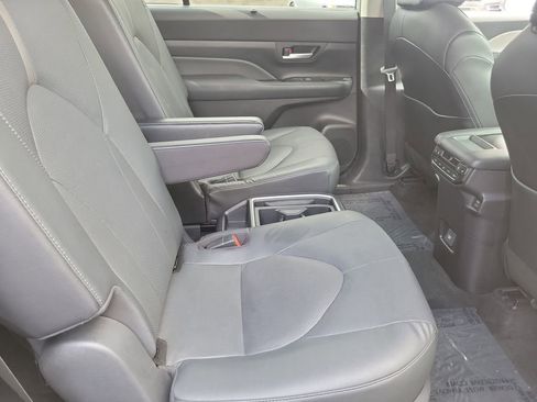 Used 2024 Toyota Grand Highlander Platinum image 20