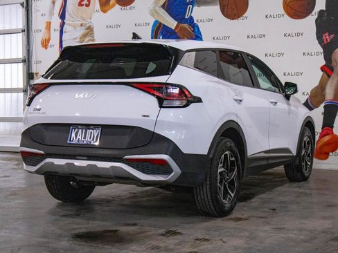 Used 2025 Kia Sportage LX AWD/4WD image 24