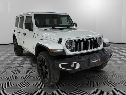 Used 2025 Jeep Wrangler Unlimited Sahara w/ Safety Group AWD/4WD image 7