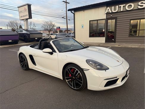 Used 2018 Porsche 718 Boxster S image 44