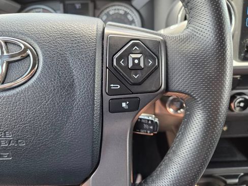 Used 2017 Toyota Tacoma TRD Sport w/ Tow Package RWD image 32