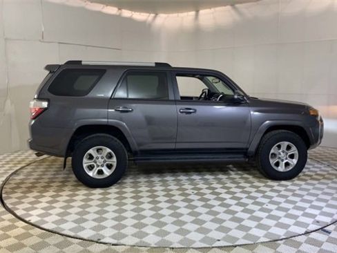 Used 2019 Toyota 4Runner SR5 Premium image 9