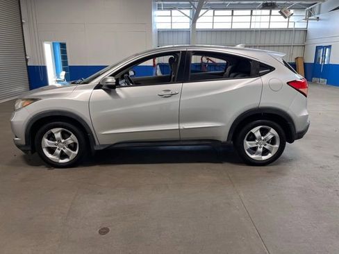 Used 2016 Honda HR-V EX image 6
