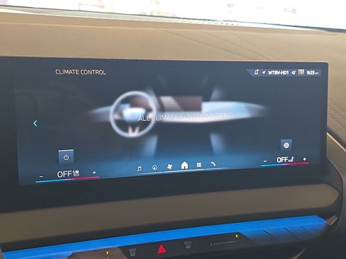 Used 2025 BMW X3 xDrive30i w/ Premium Package image 24