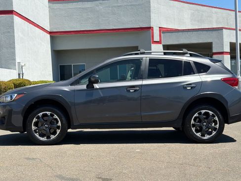 Used 2021 Subaru Crosstrek 2.0i Premium w/ Moonroof Package AWD/4WD image 9