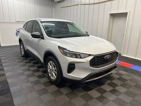 Used 2025 Ford Escape Active image 2