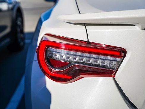 Used 2015 Scion FR-S Base image 9