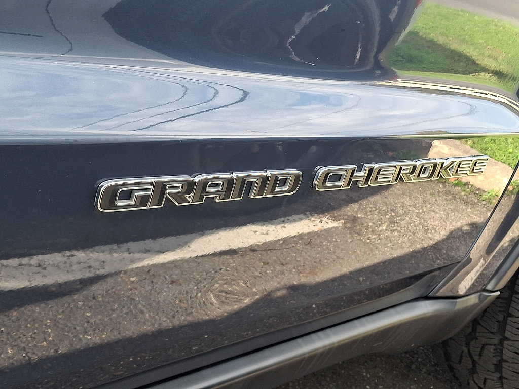 Used 2021 Jeep Grand Cherokee Limited AWD/4WD image 31
