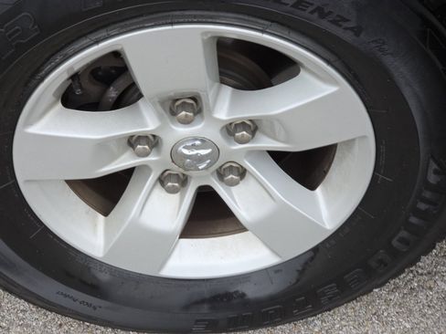 Used 2019 RAM 1500 Classic SLT image 10