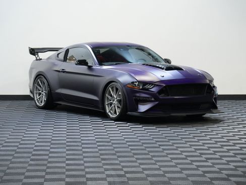 Used 2018 Ford Mustang GT Premium w/ GT Performance Package RWD image 5