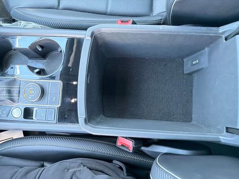 Used 2023 Volkswagen Atlas Cross Sport SE image 24