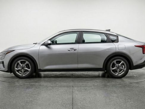 Used 2025 Kia K4 LXS image 5