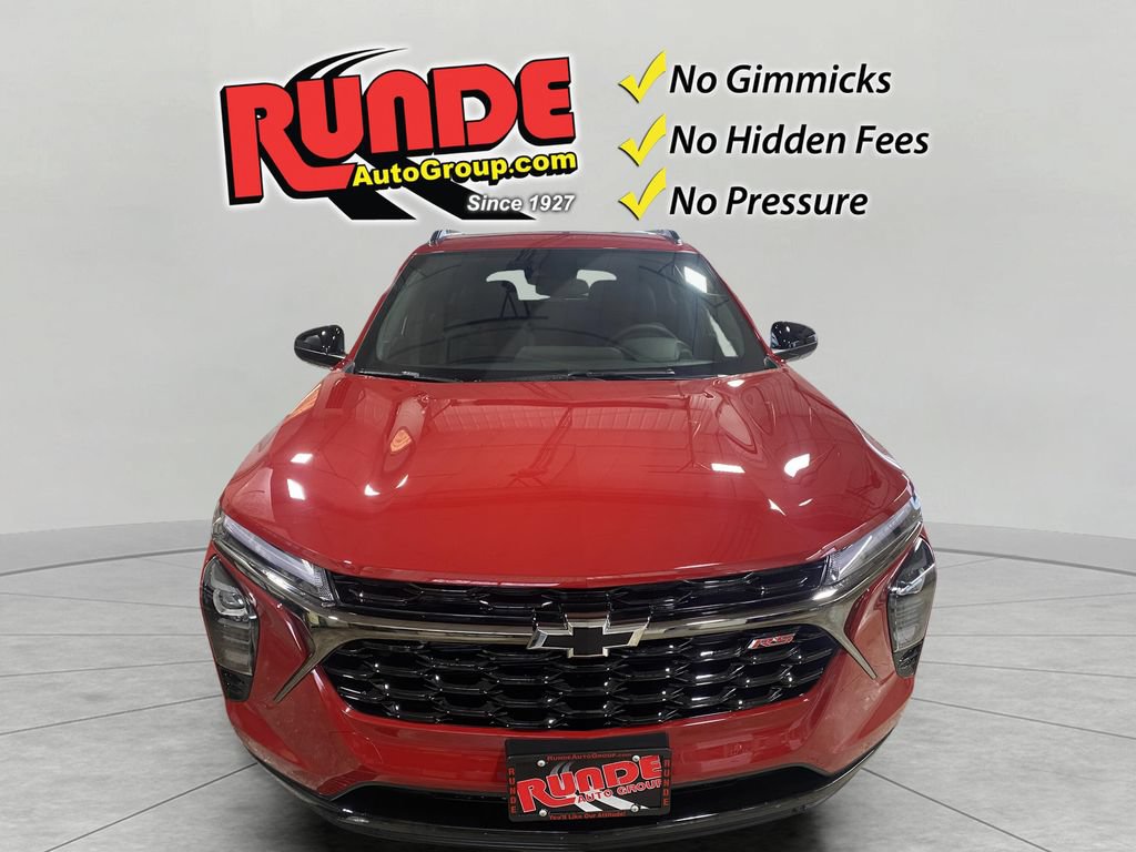 Used 2026 Chevrolet Trax RS w/ Sunroof Package FWD image 2