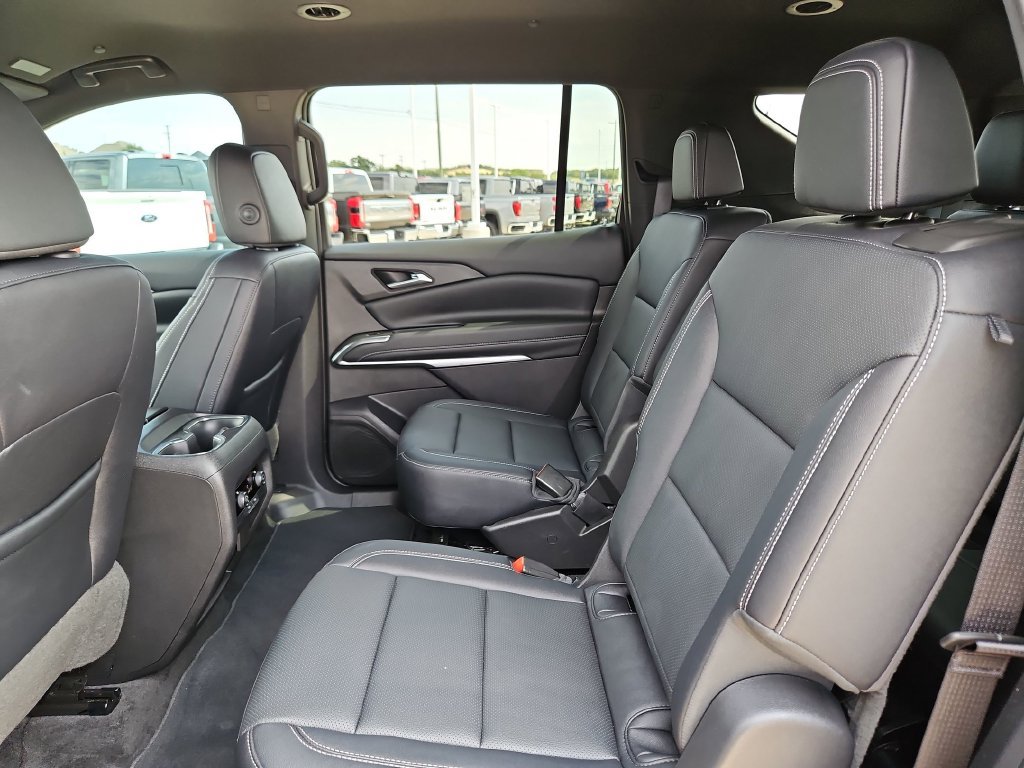 Used 2025 Chevrolet Traverse LT w/ Driver Confidence Package FWD image 15