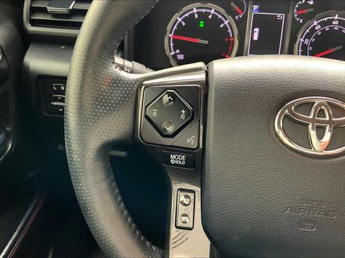Used 2022 Toyota 4Runner TRD Off-Road Premium w/ Moonroof Package AWD/4WD image 23