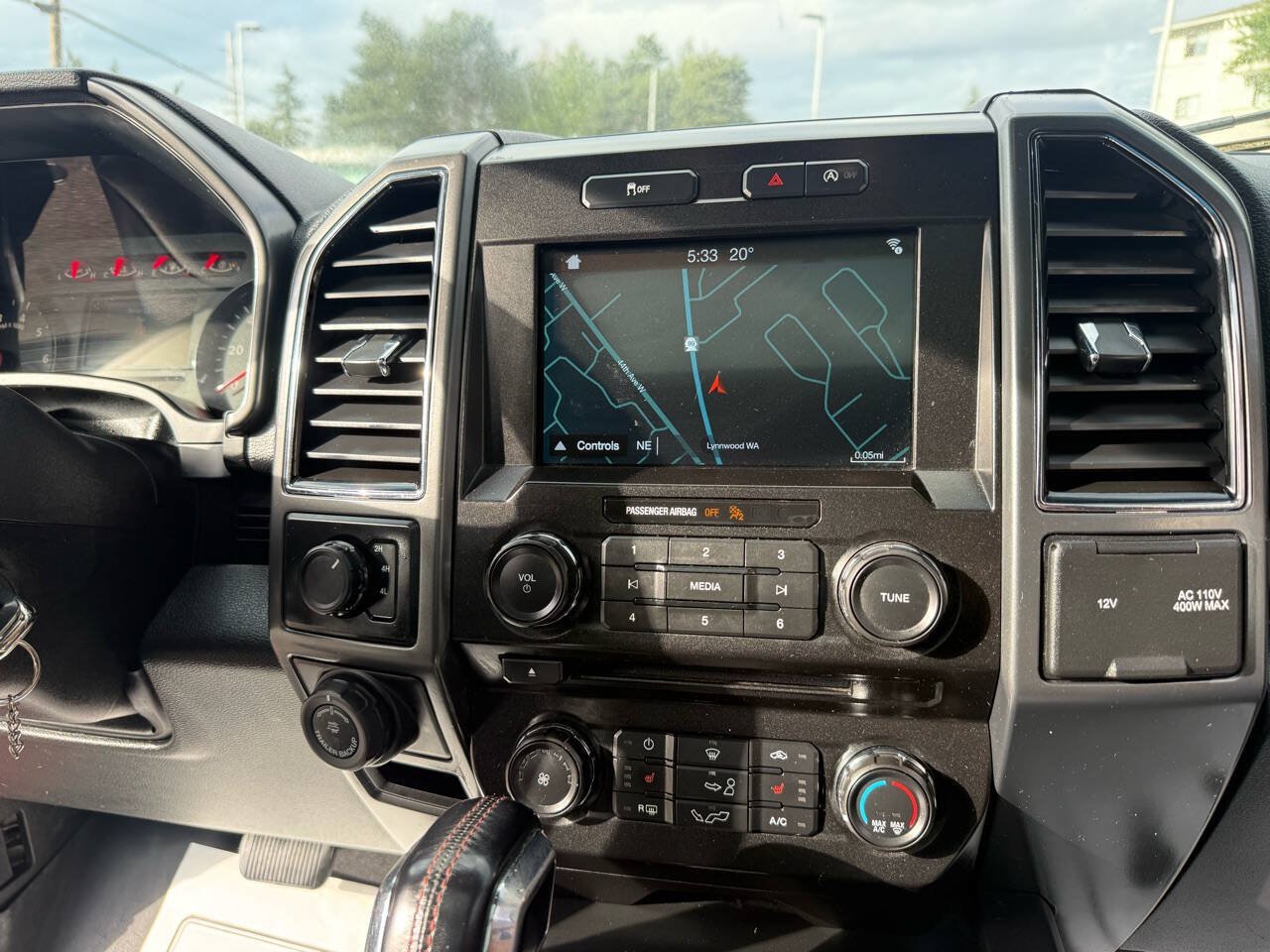 Used 2018 Ford F150 XLT w/ Equipment Group 302A Luxury AWD/4WD image 14