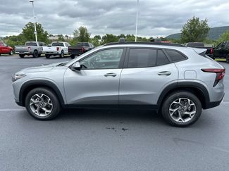 Used 2024 Chevrolet Trax LT w/ LT Convenience Package FWD video 4