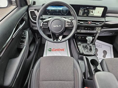 Used 2024 Kia Seltos S image 11