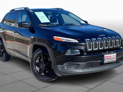 Used 2015 Jeep Cherokee Sport image 2