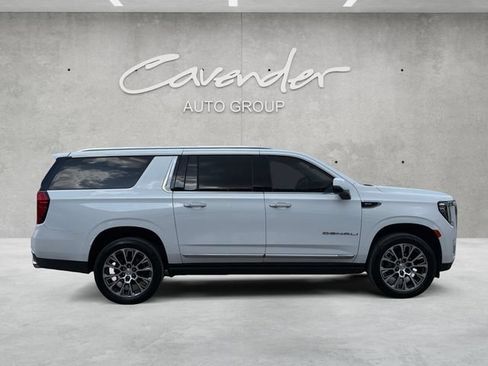 Used 2021 GMC Yukon XL Denali w/ Denali Ultimate Package AWD/4WD image 17
