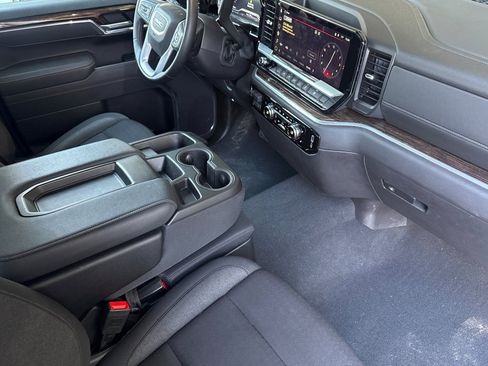 Used 2025 GMC Sierra 1500 Elevation AWD/4WD image 17