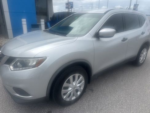 Used 2016 Nissan Rogue S image 6