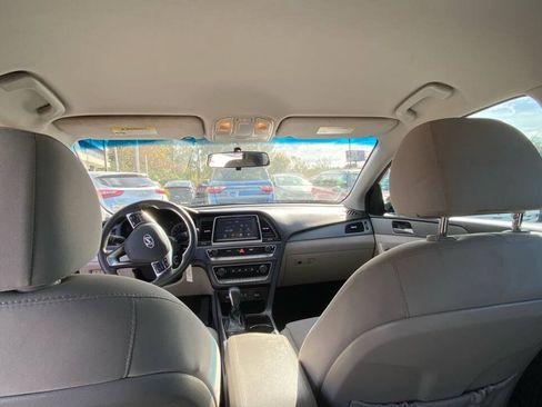 Used 2018 Hyundai Sonata SE FWD image 8