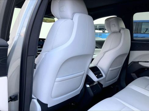 Used 2024 Cadillac Lyriq Luxury image 13