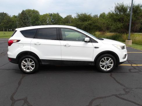 Used 2019 Ford Escape SE AWD/4WD image 2