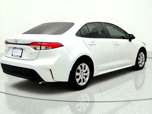 Used 2025 Toyota Corolla LE FWD image 5