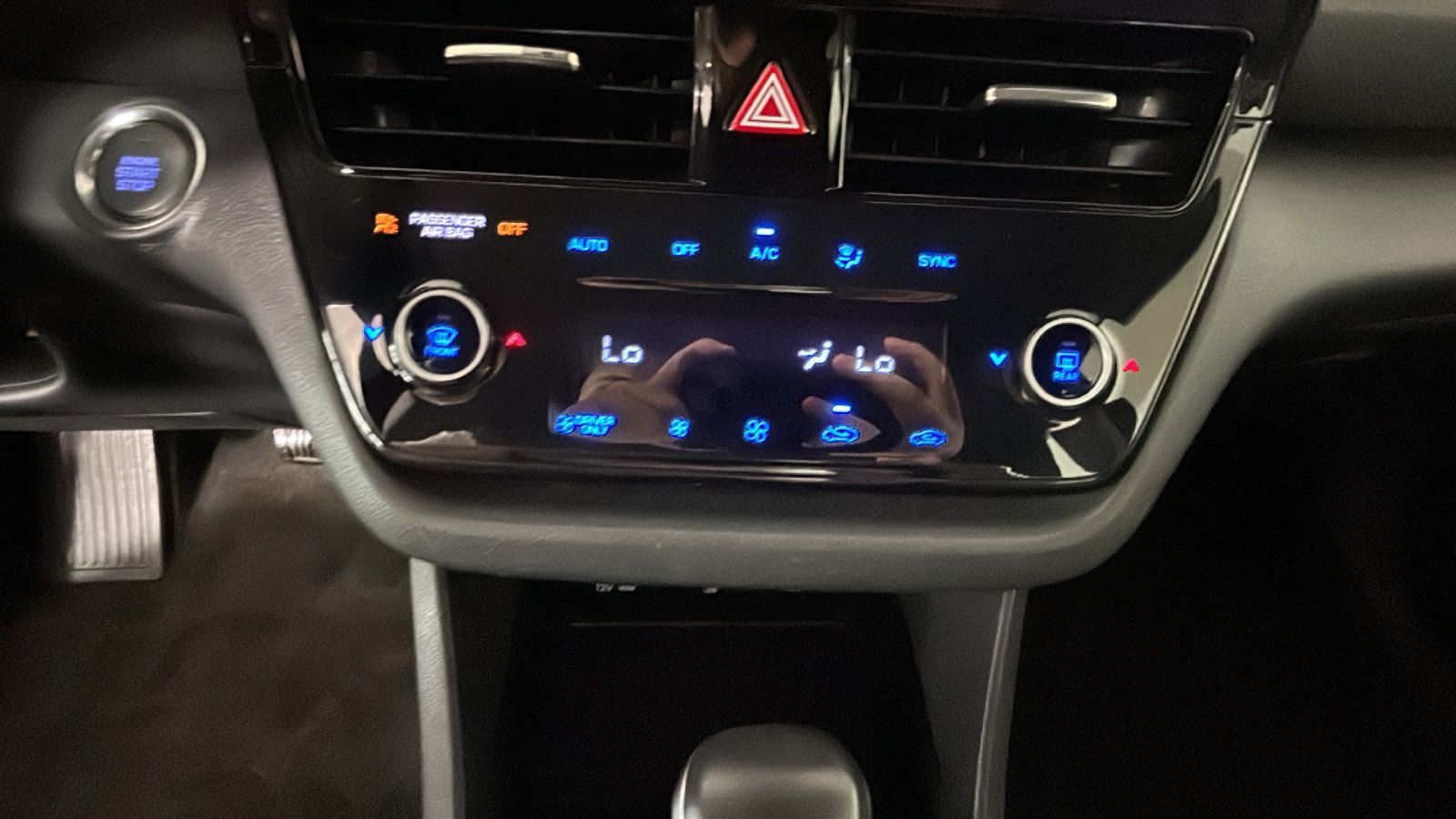 Used 2020 Hyundai Ioniq SE FWD image 26