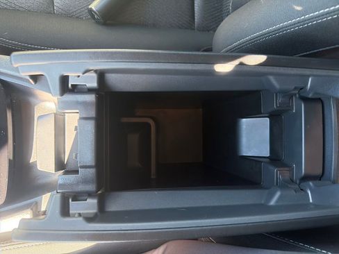 Certified 2025 Nissan Rogue SV image 37