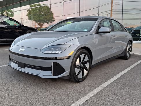 Certified 2024 Hyundai Ioniq 6 SE AWD/4WD image 2