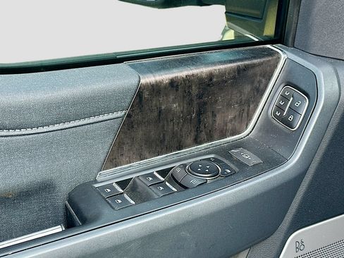 Used 2023 Ford F250 Lariat w/ Lariat Ultimate Package AWD/4WD image 18