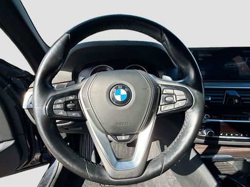 Used 2018 BMW 530e xDrive image 41