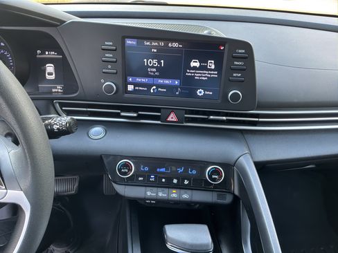 Used 2023 Hyundai Elantra SEL FWD image 16