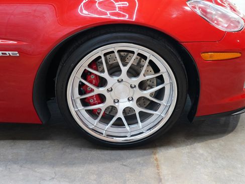 Used 2006 Chevrolet Corvette Z06 w/ Preferred Equipment Group RWD image 60