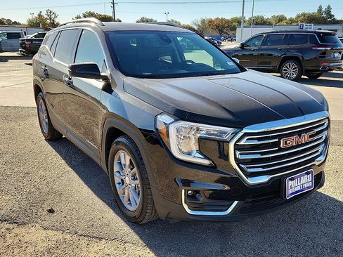 Used 2024 GMC Terrain SLT image 4