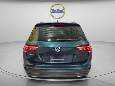 Used 2019 Volkswagen Tiguan SE w/ Panoramic Sunroof Package image 6