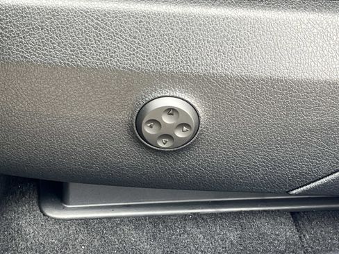 Certified 2025 Mercedes-Benz GLC 300 4MATIC image 23