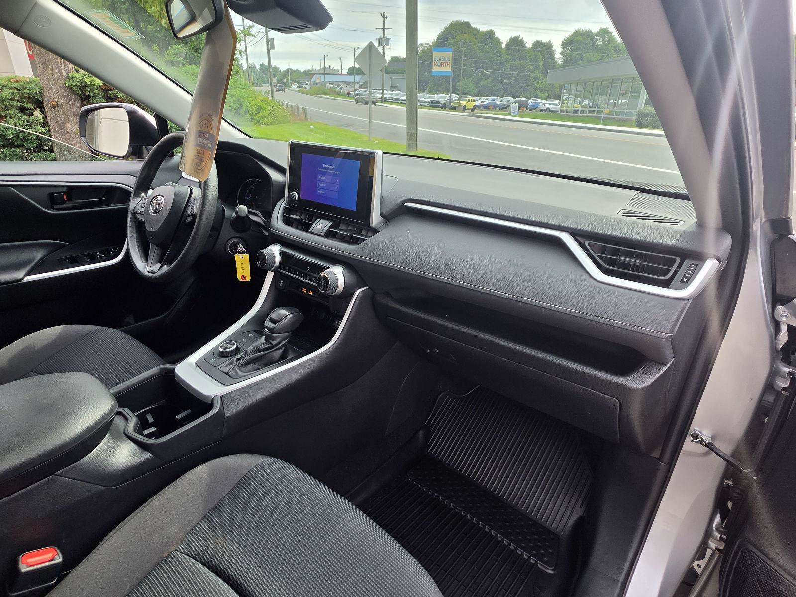 Certified 2023 Toyota RAV4 LE AWD/4WD image 15