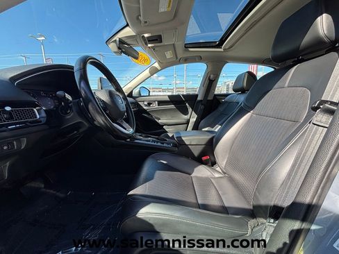 Used 2022 Honda Civic Touring image 9