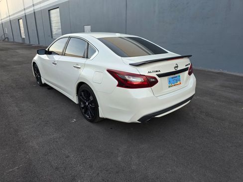 Used 2018 Nissan Altima 2.5 SR w/ SR Midnight Edition FWD image 4
