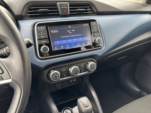 Used 2025 Nissan Versa SV FWD image 17