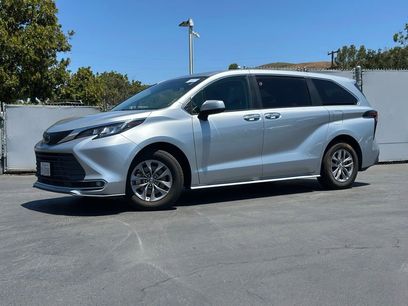 Used 2022 Toyota Sienna XLE